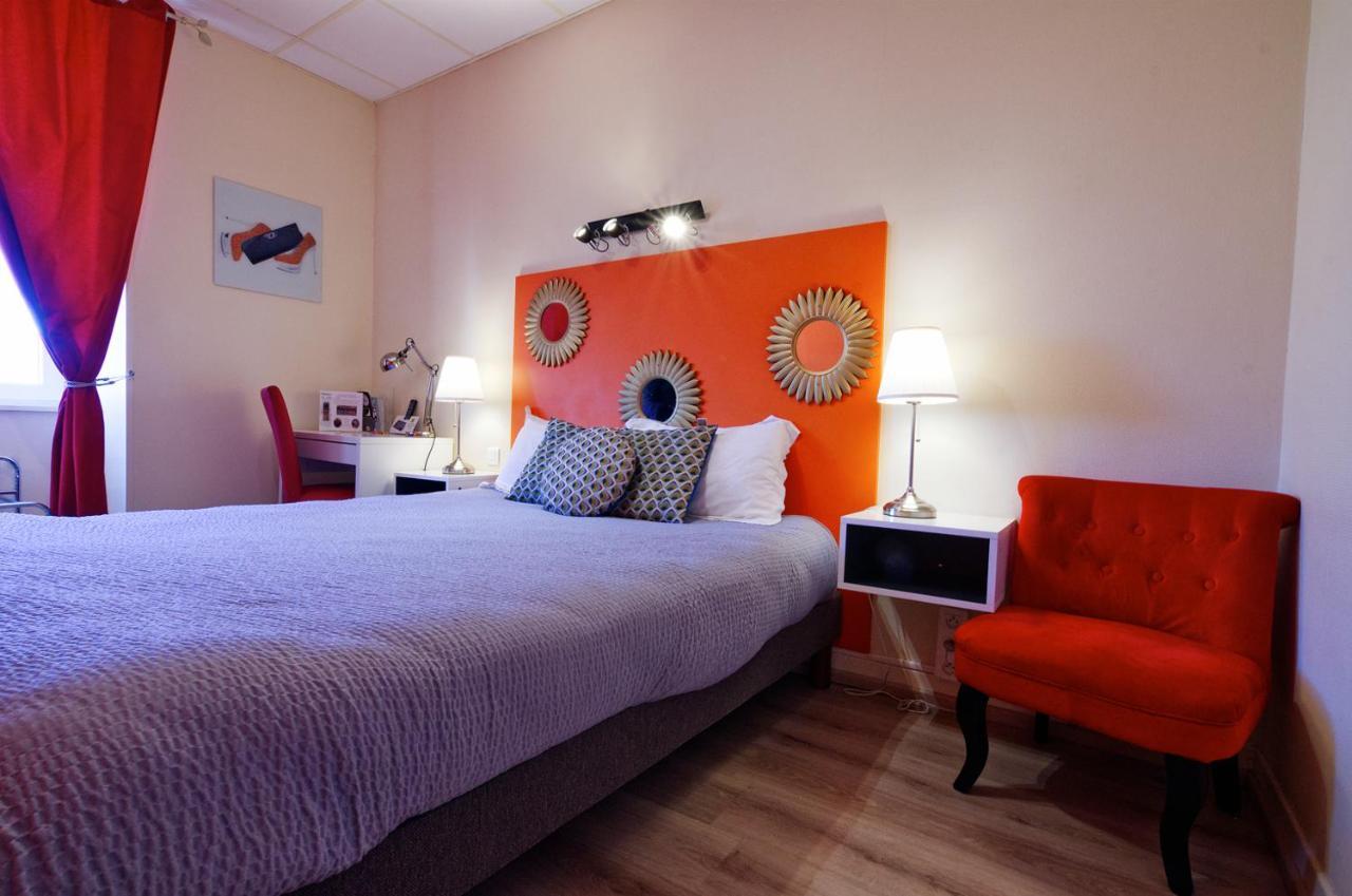 Logis Hotel Le Bocage Montmarault Esterno foto